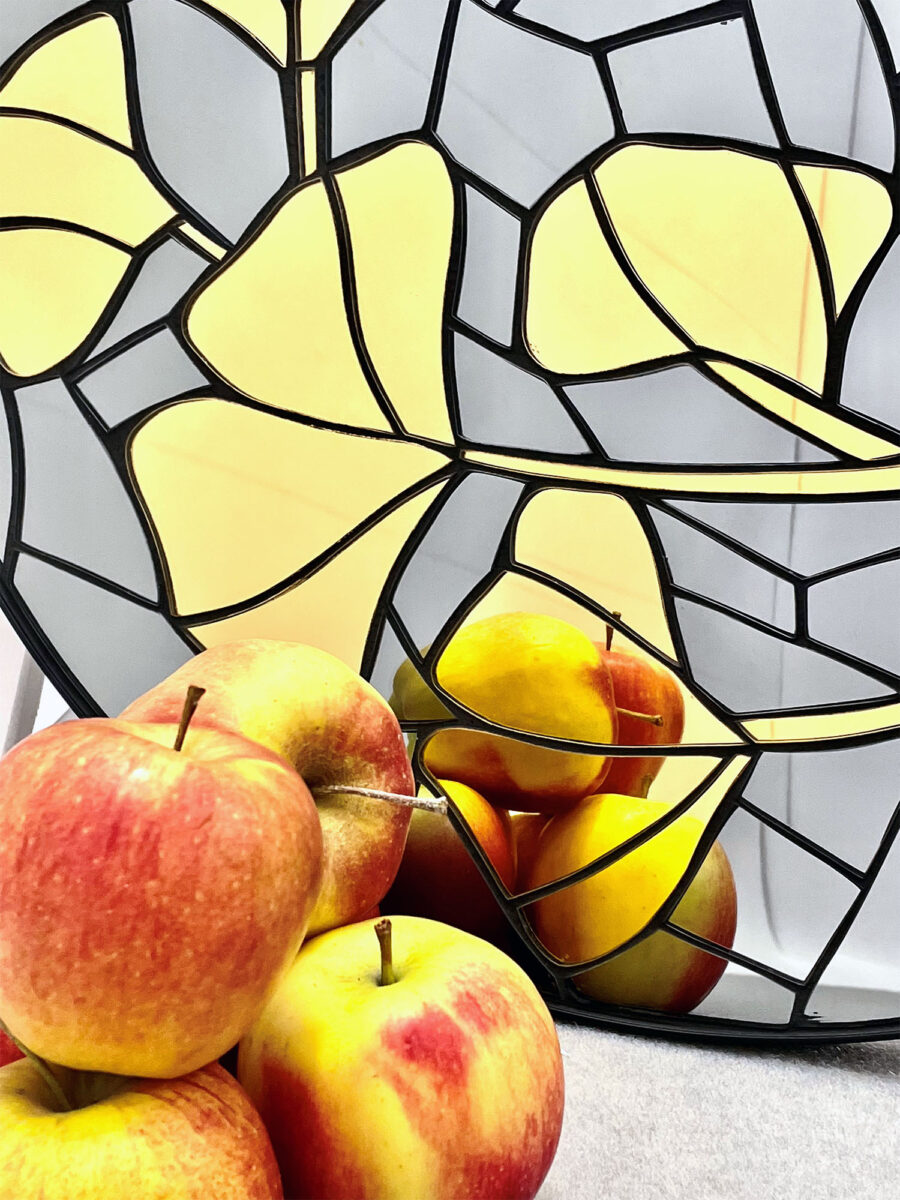 Odbicie jabłek w lustrze FARFA
